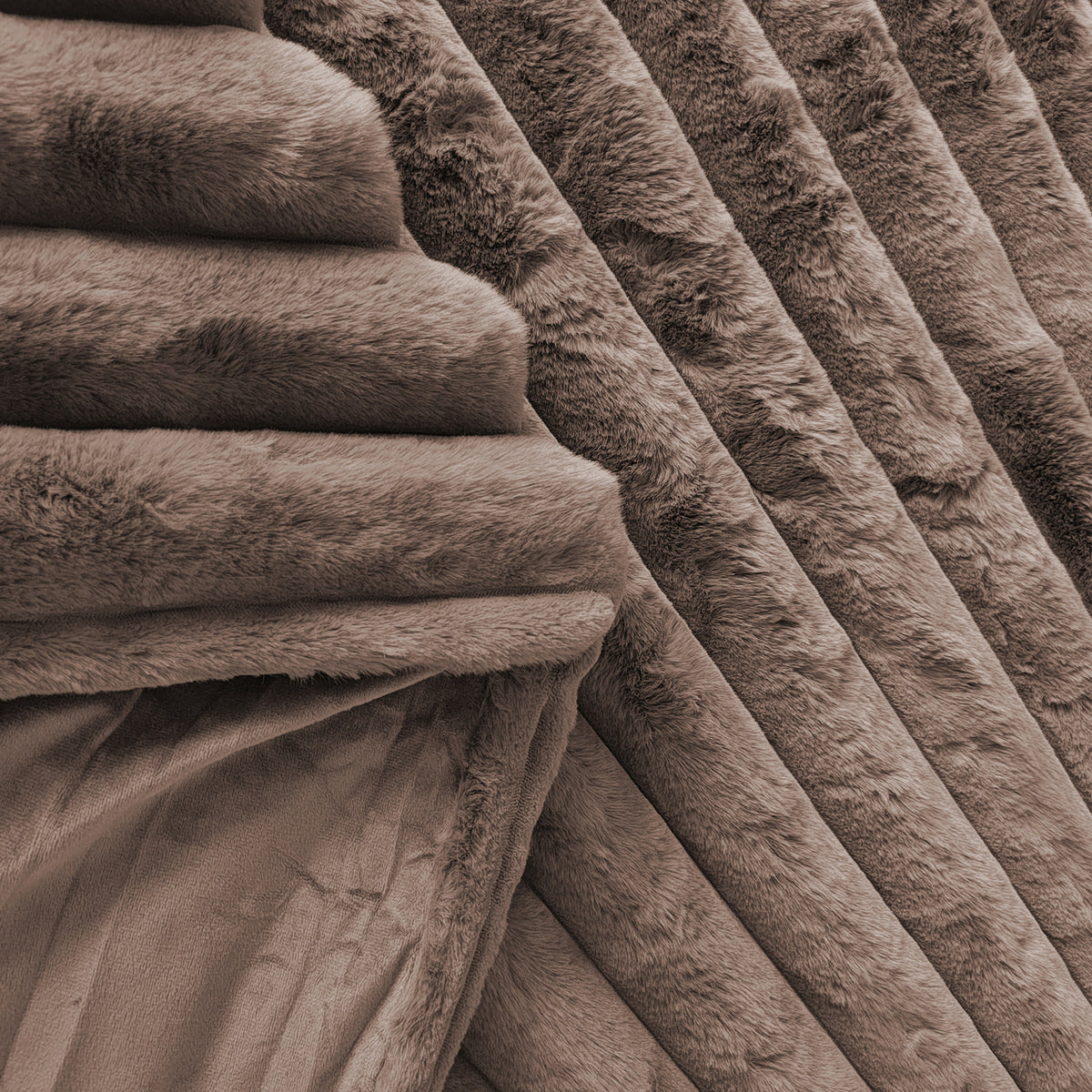 Plaid Chic Furenzo taupe 200x300 by Richmond Interiors