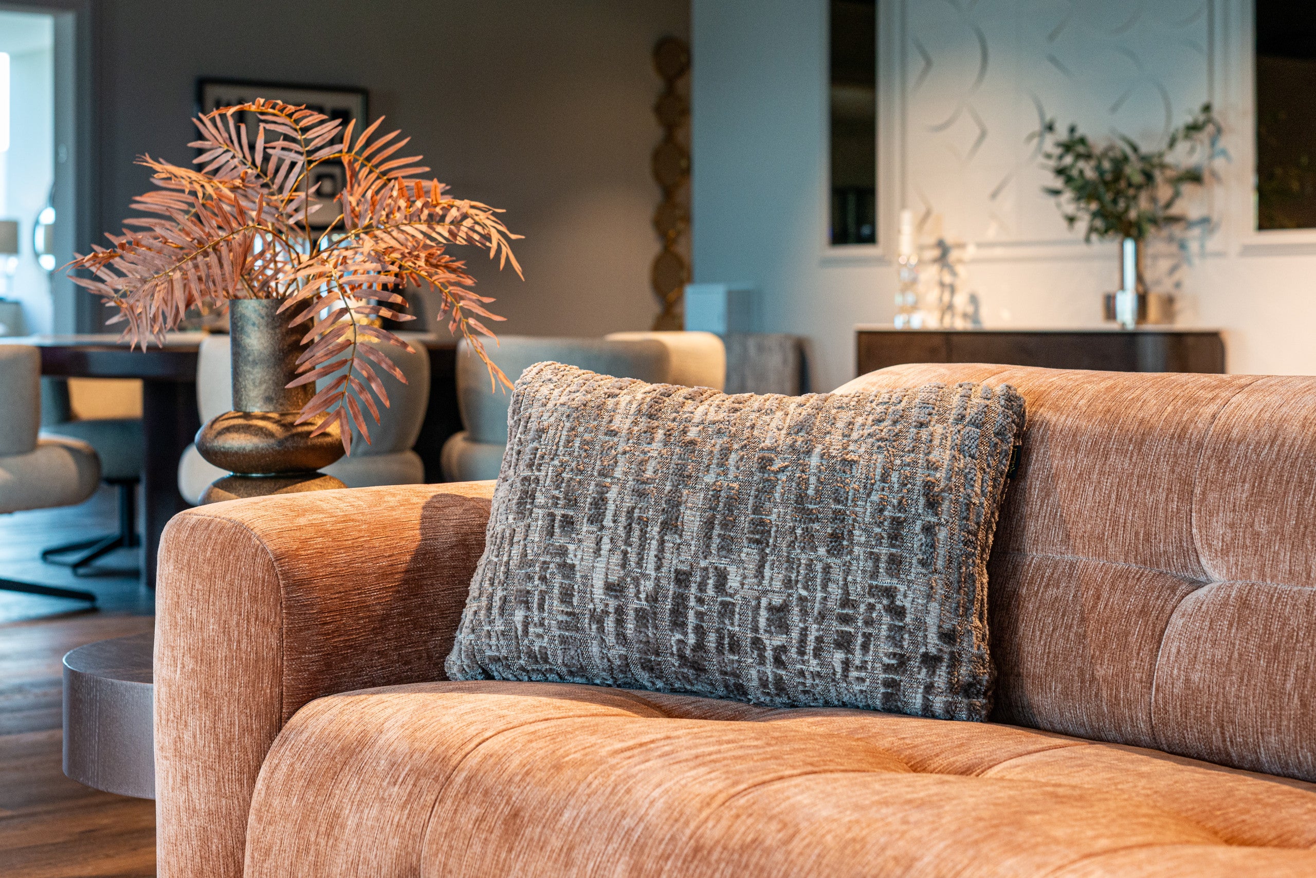 Cushion Olin greige 40x60 by Richmond Interiors