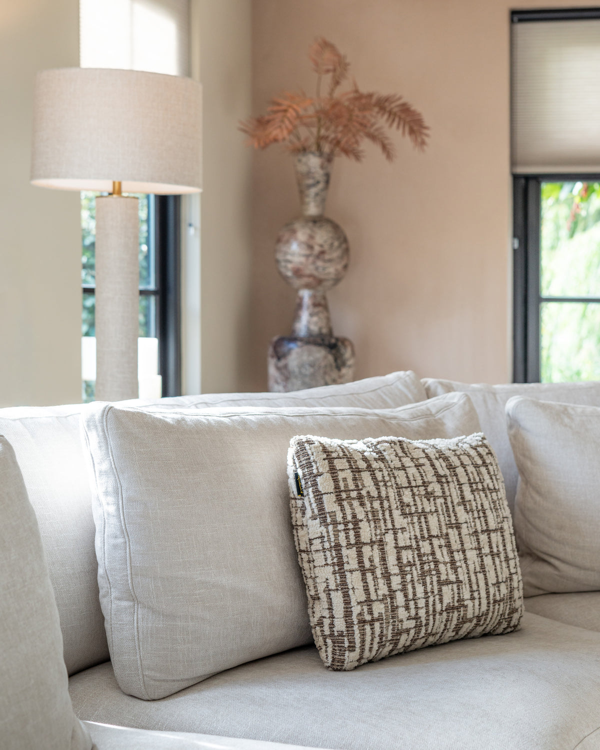 Cushion Oliv cream 40x60 by Richmond Interiors