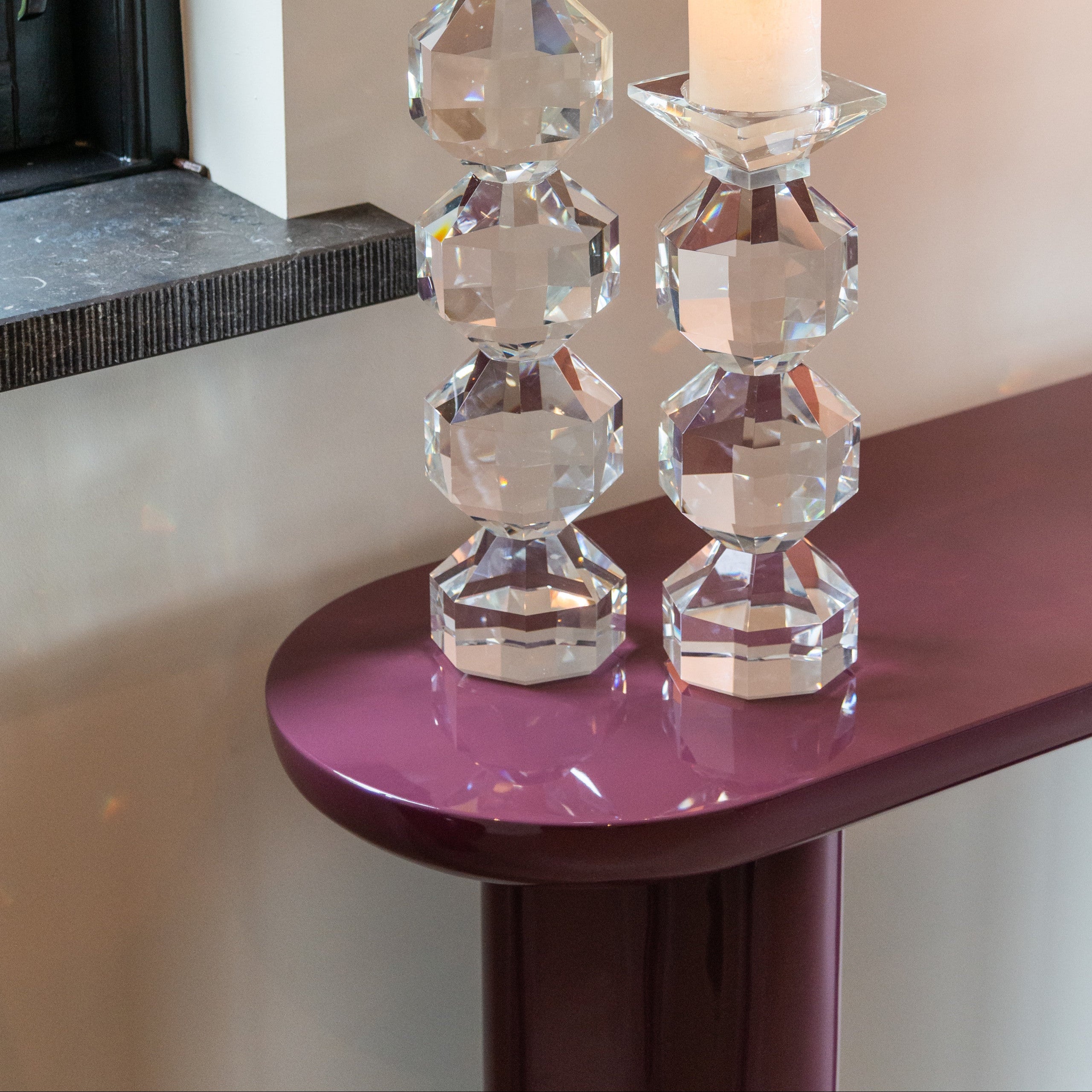 Console Sunny burgundy by Richmond Interiors