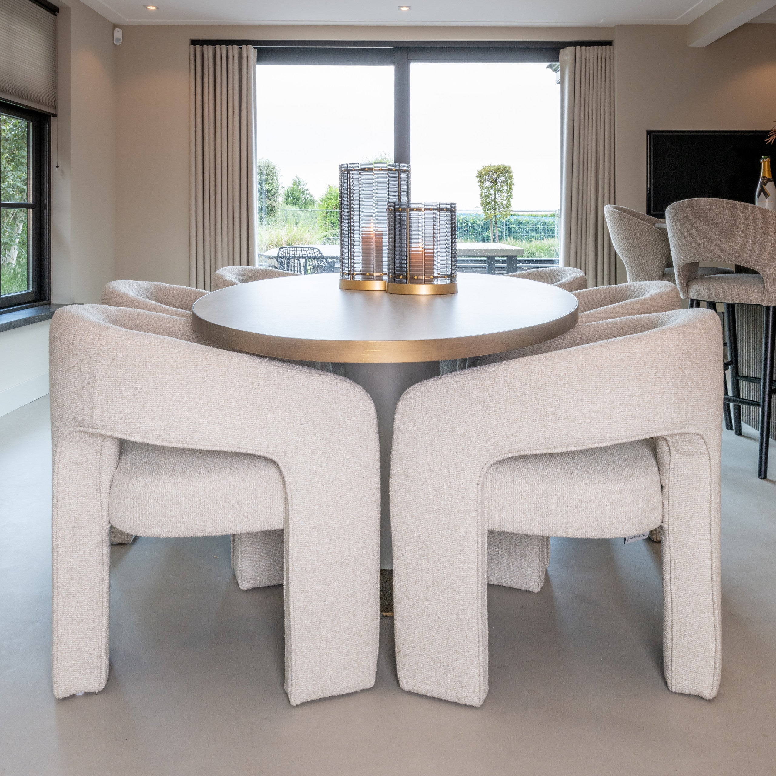 Tivoli White Oval Dining Table by Richmond Interiors