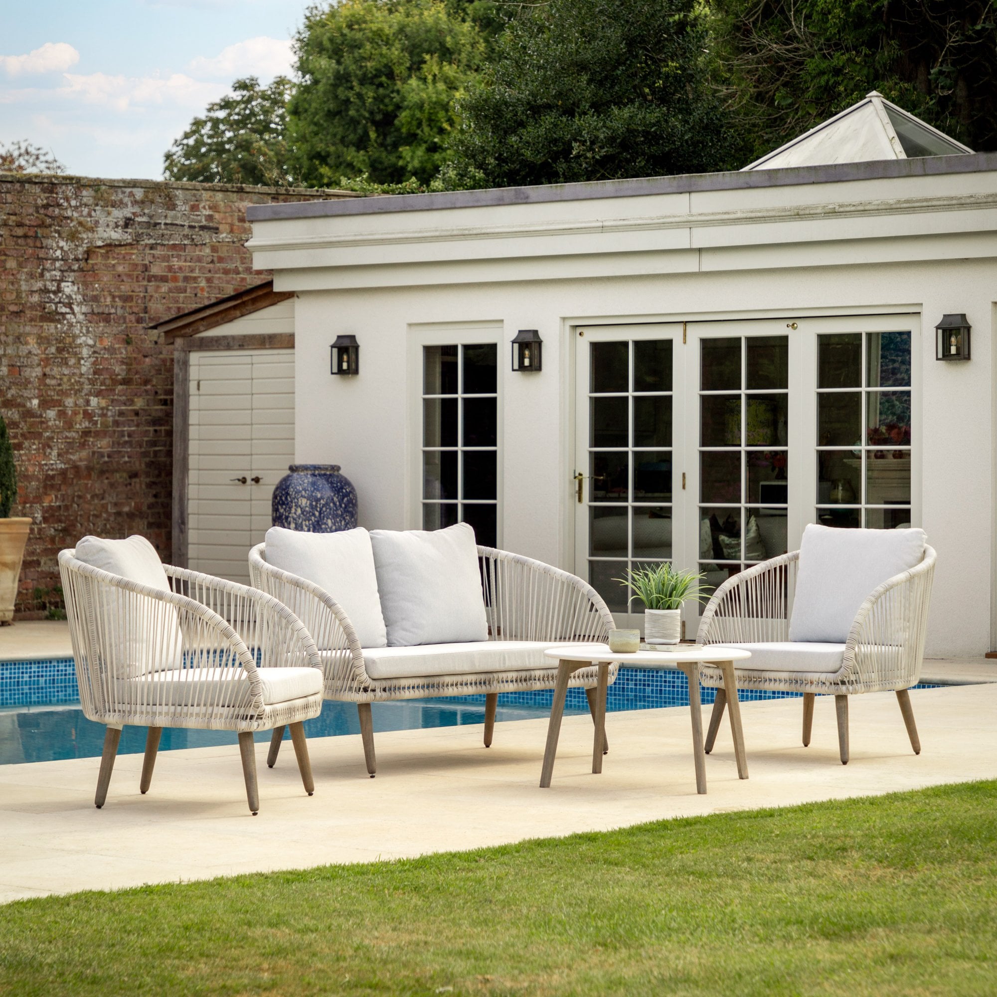 Velino Lounge Set by Abode