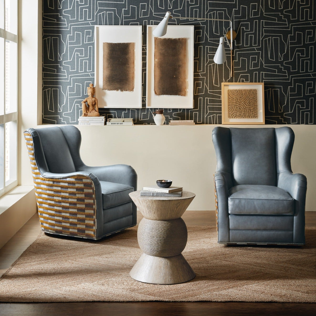Round Robin Accent Table Hooker