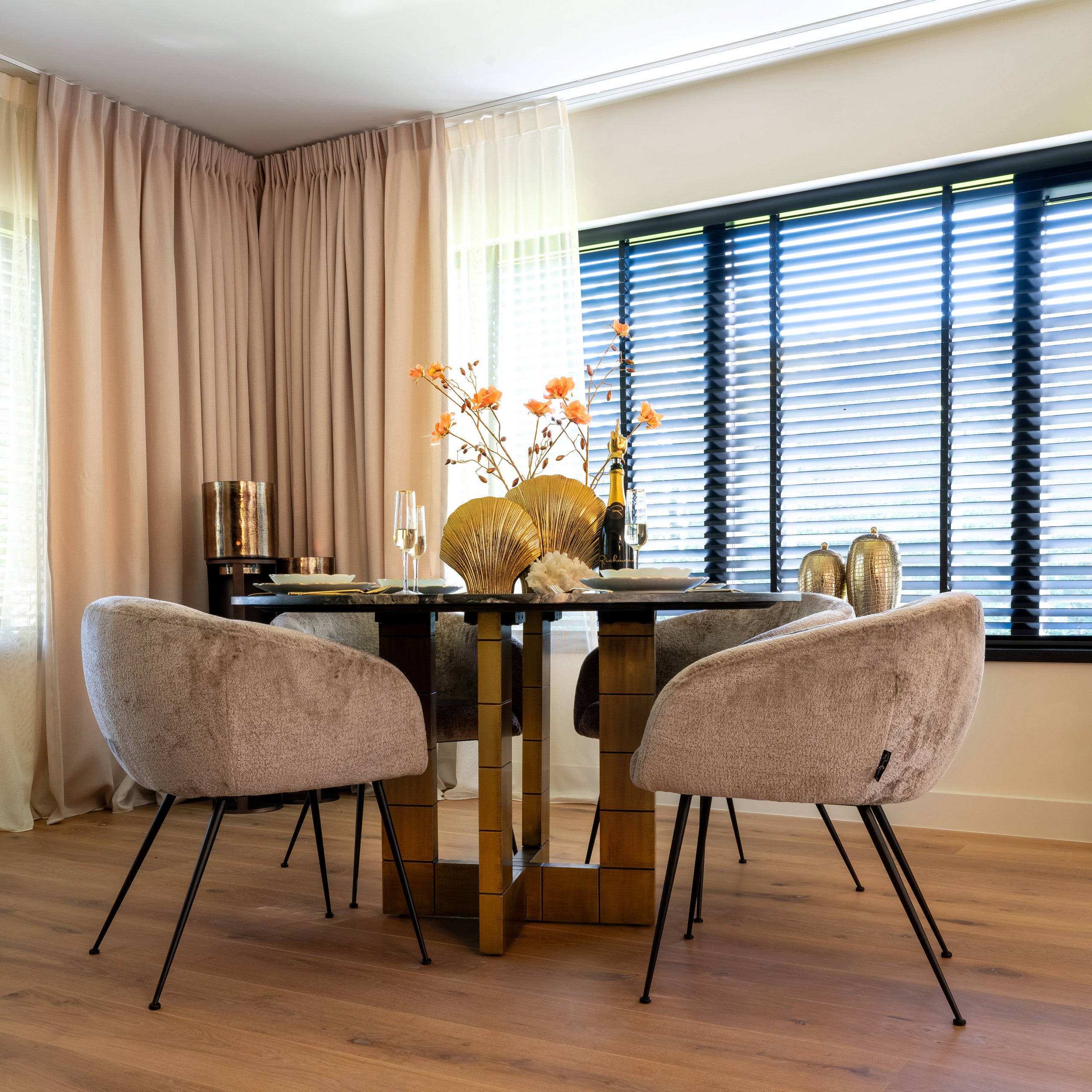 Noé Gold Shell Vase - Small by Richmond Interiors