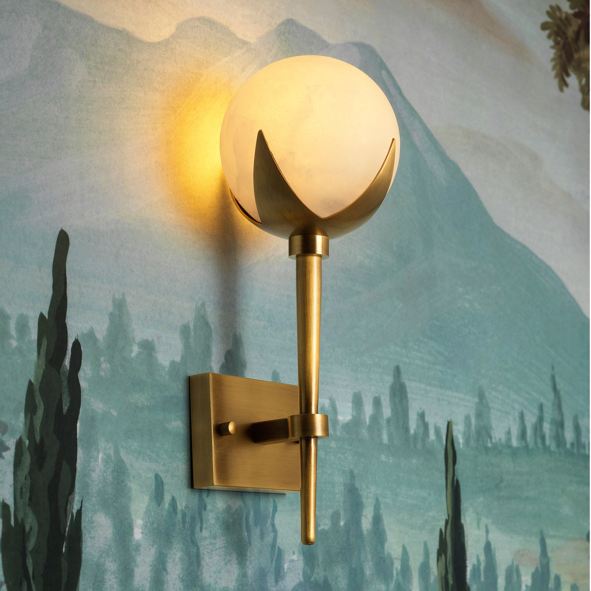 CDJ Wall Lamp Alesa Single antique brass finish alabaster by Eichholtz