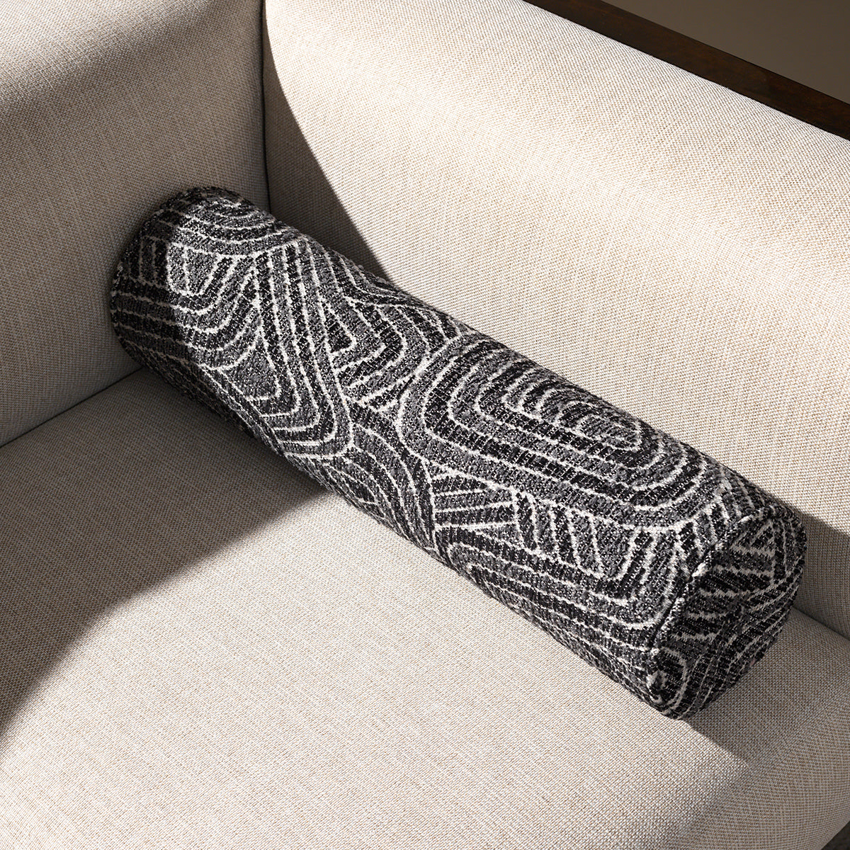 Cushion Amarante camari black by Eichholtz