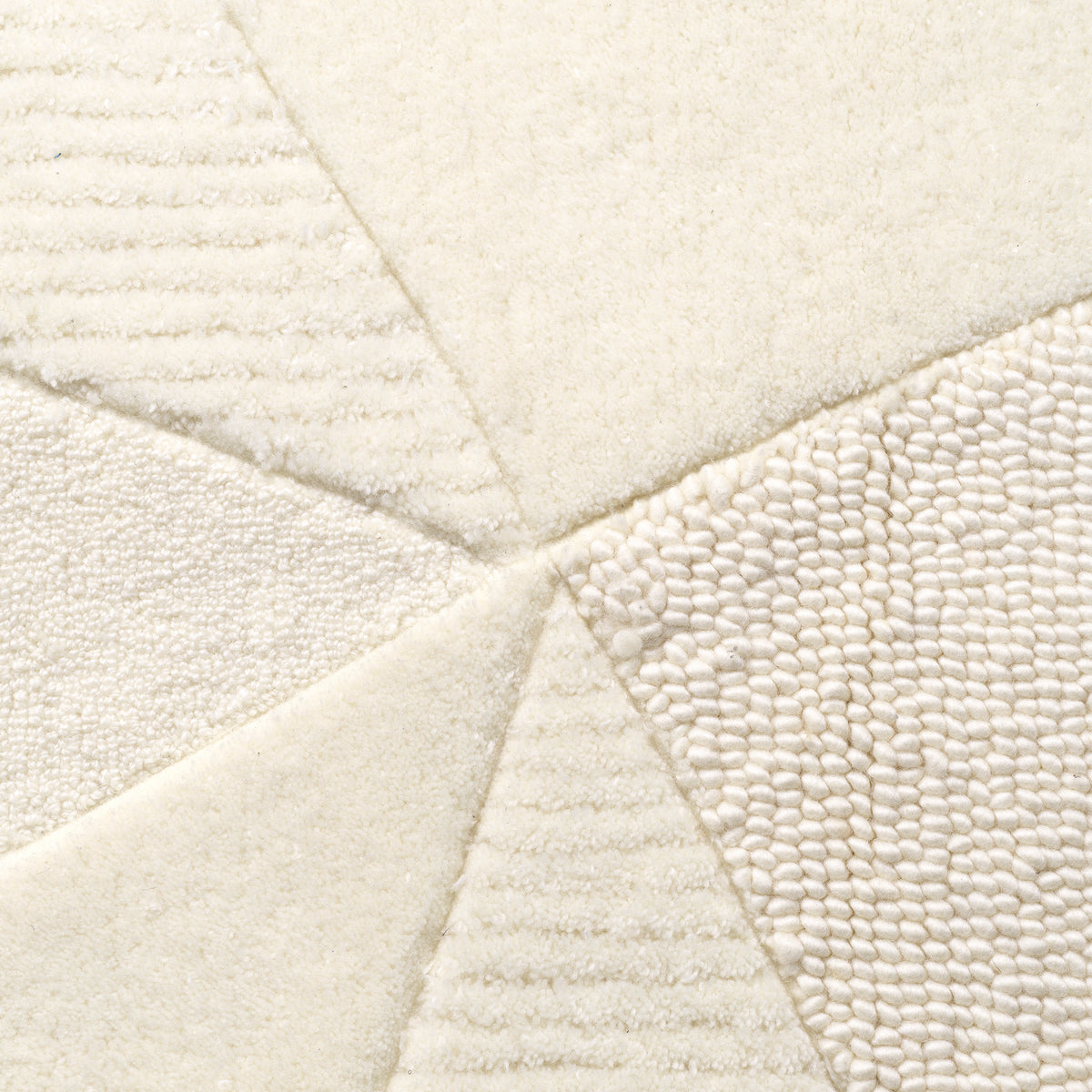Rug Osumi white 300 x 400 cm by Eichholtz