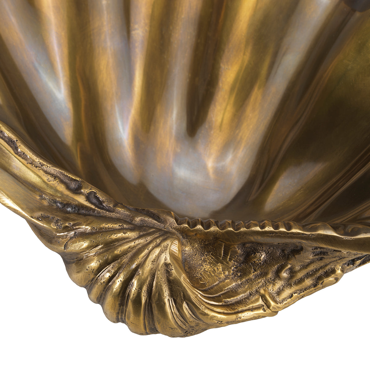 Object Amandine vintage brass finish by Eichholtz