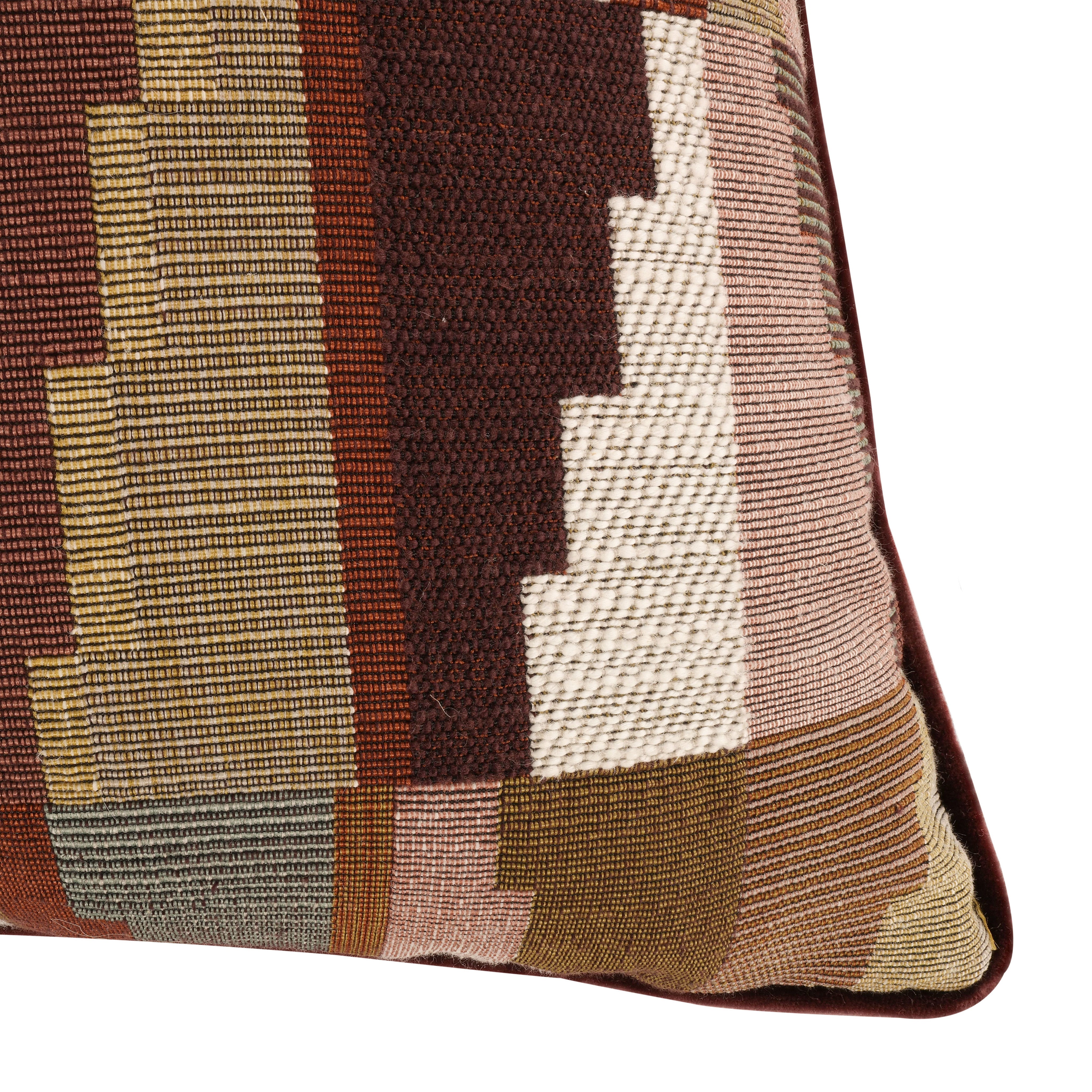 Zamari Cushion Maple - 55cm Romo