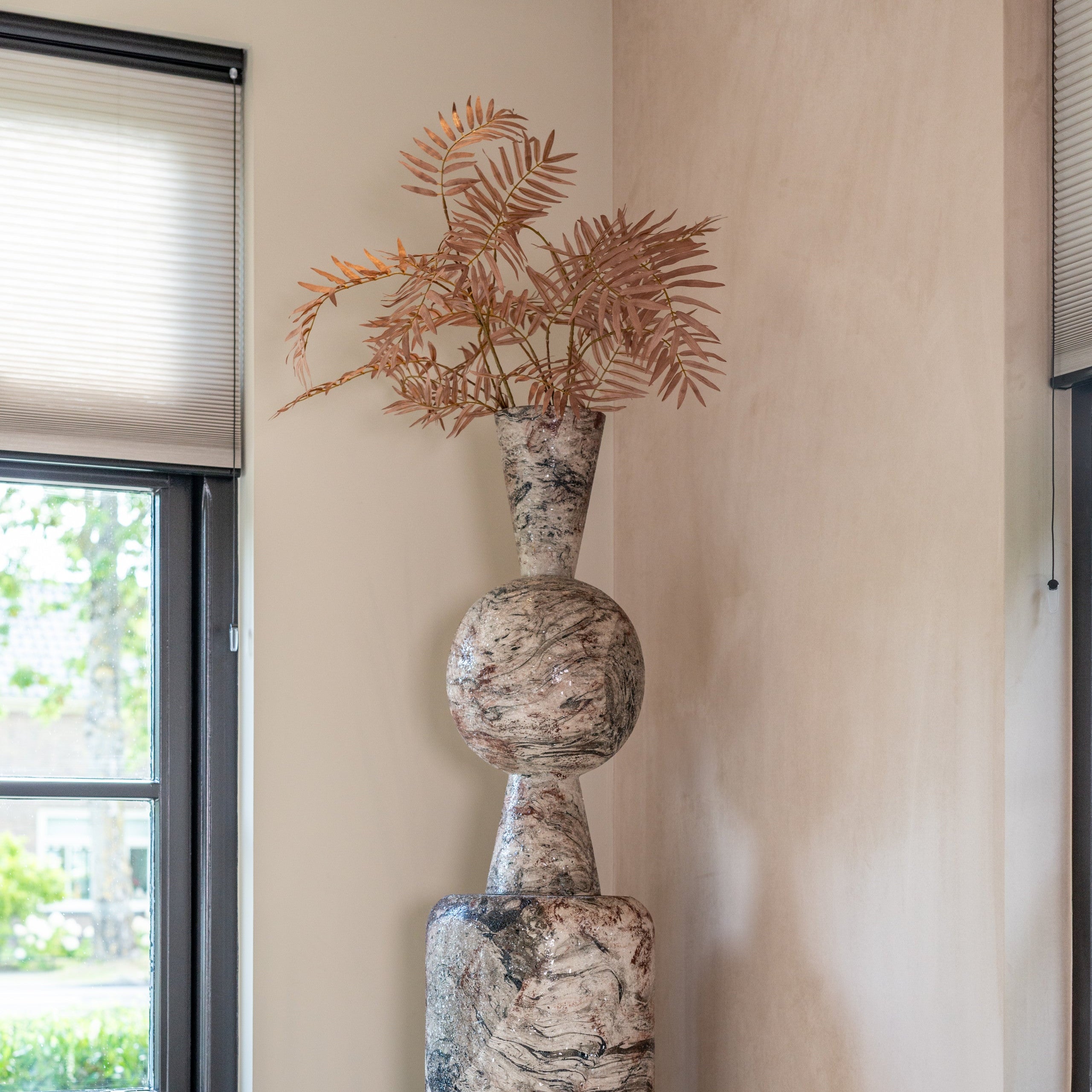 Vase Florry black/white by Richmond Interiors