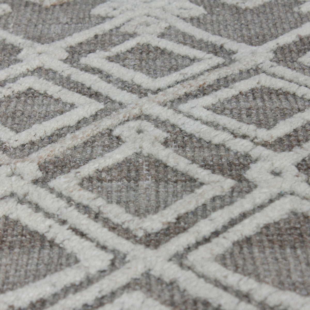 Sieano Gray-Ivory 9 X 12 Rug Uttermost