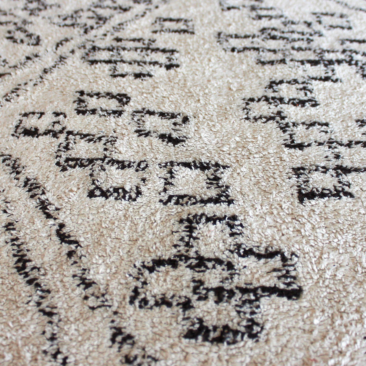 Campo Ivory 5 X 8 Rug Uttermost