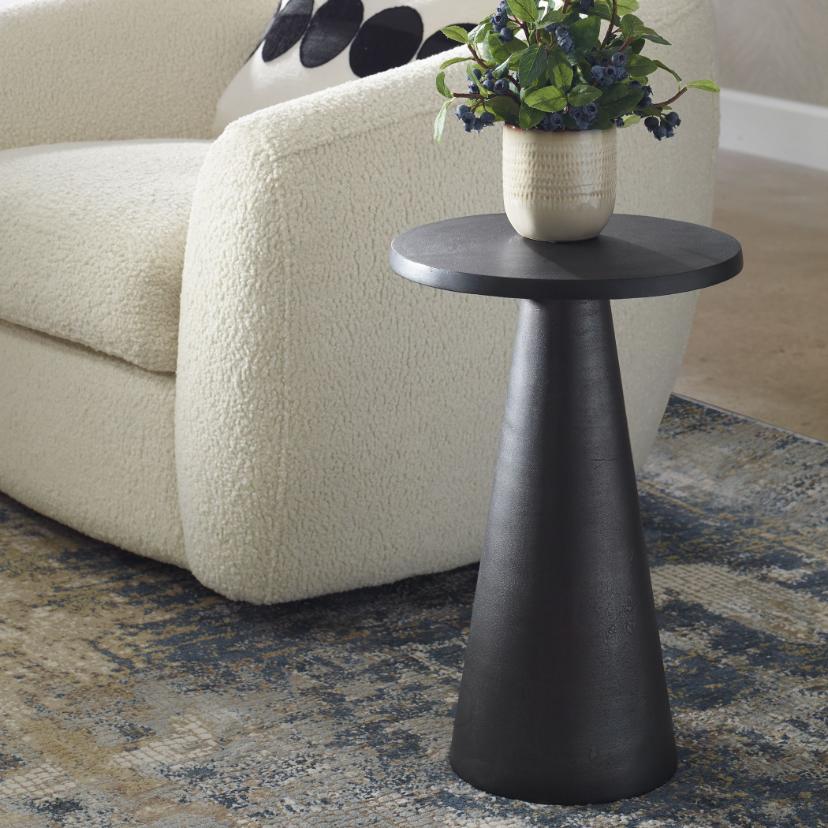 Tulip Side Table Black by Keiichi
