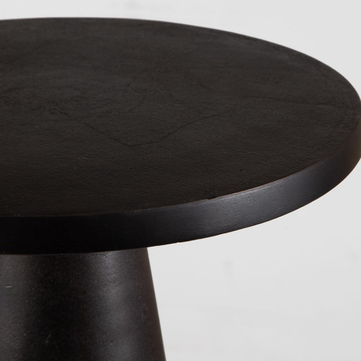 Tulip Side Table Black by Keiichi